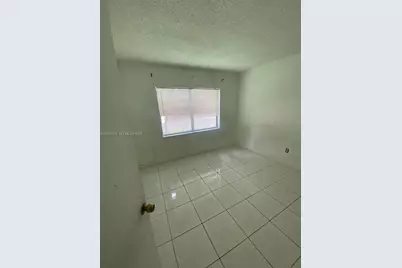2715 W 66th St #13-21, Hialeah, FL 33016 - Photo 19