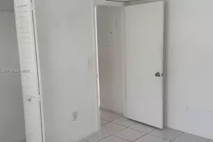 2715 W 66th St, Hialeah, FL 33016 - Photo 13