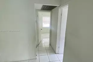 2715 W 66th St, Hialeah, FL 33016 - Photo 17