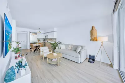 1300 Brickell Bay Dr #2104, Miami, FL 33131 - Photo 5