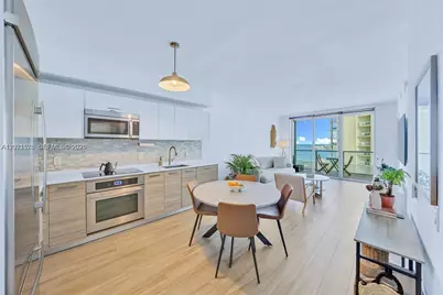 1300 Brickell Bay Dr #2104, Miami, FL 33131 - Photo 3