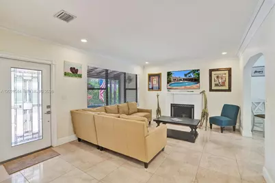 811 NE 73rd St, Miami, FL 33138 - Photo 7