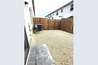 2685 SE 13th St, Homestead, FL 33035 - Photo 17