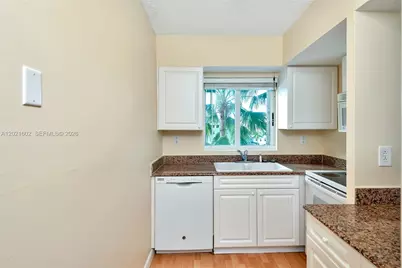 5900 Collins Ave #408, Miami Beach, FL 33140 - Photo 15