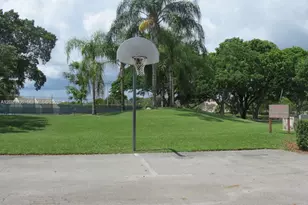 2322 S Cypress Bend Dr, Pompano Beach, FL 33069 - Photo 27