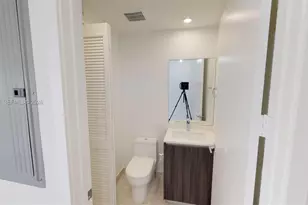 488 NE 18th St, Miami, FL 33132 - Photo 13