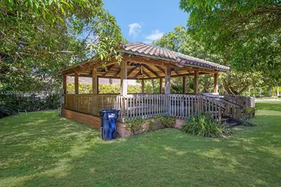 8204 SW 171st St, Palmetto Bay, FL 33157 - Photo 27