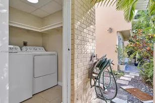 8941 NE 4th Avenue Rd, Miami Shores, FL 33138 - Photo 25