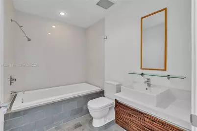 1100 Biscayne Blvd #2706, Miami, FL 33132 - Photo 17
