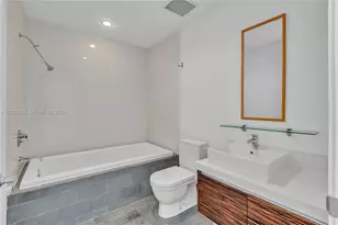 1100 Biscayne Blvd, Miami, FL 33132 - Photo 17