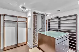 1100 Biscayne Blvd, Miami, FL 33132 - Photo 13