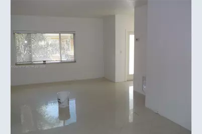 727 NE 16th Ave #727D, Fort Lauderdale, FL 33304 - Photo 3