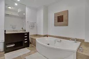18201 Collins Ave, Sunny Isles Beach, FL 33160 - Photo 23