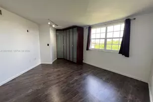 9715 Fontainebleau Blvd, Miami, FL 33172 - Photo 23
