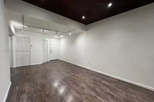 9715 Fontainebleau Blvd, Miami, FL 33172 - Photo 7