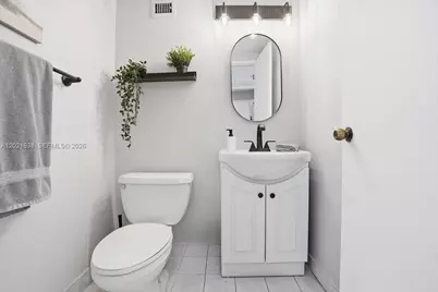 5601 Collins Ave #1517, Miami Beach, FL 33140 - Photo 15