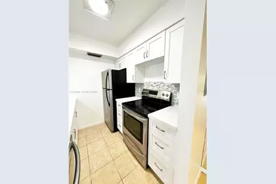 7137 Golf Colony Ct #202, Lake Worth, FL 33467 - Photo 5