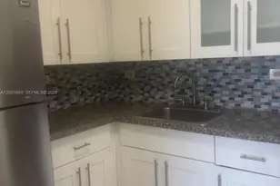 7120 NW 179th St, Hialeah, FL 33015 - Photo 3