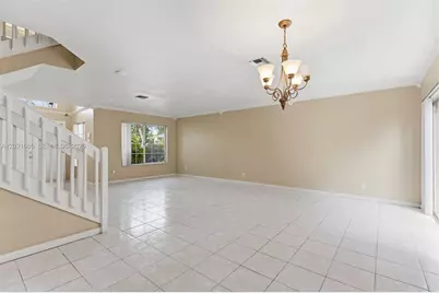 8801 SW 9th Ct, Pembroke Pines, FL 33025 - Photo 11