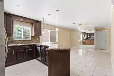 8801 SW 9th Ct, Pembroke Pines, FL 33025 - Photo 11