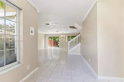 8801 SW 9th Ct, Pembroke Pines, FL 33025 - Photo 9
