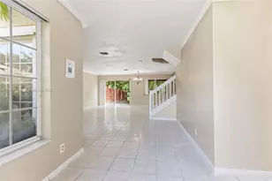 8801 SW 9th Ct, Pembroke Pines, FL 33025 - Photo 9