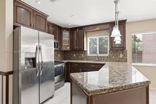 8801 SW 9th Ct, Pembroke Pines, FL 33025 - Photo 9