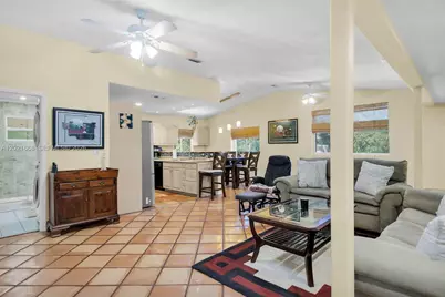 323 Bay View Ave, Key Largo, FL 33037 - Photo 1