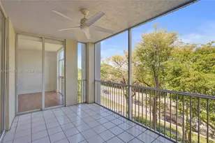 9725 NW 52nd St, Doral, FL 33178 - Photo 27