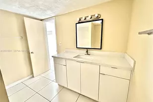 17650 NW 68th Ave, Hialeah, FL 33015 - Photo 15