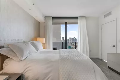 55 SW 9th St #4001, Miami, FL 33130 - Photo 11