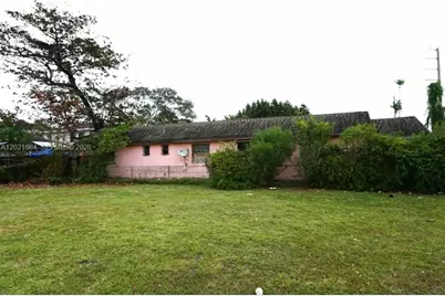 1667 NW 67th St, Miami, FL 33147 - Photo 13