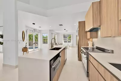 2940 NE 164th St, North Miami Beach, FL 33160 - Photo 9