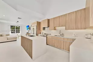 2940 NE 164th St, North Miami Beach, FL 33160 - Photo 9