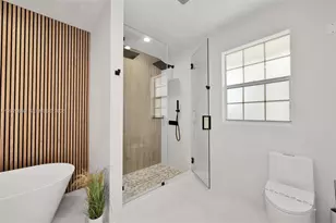 2940 NE 164th St, North Miami Beach, FL 33160 - Photo 25