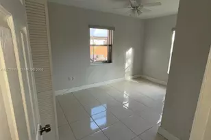 372 NE 162nd St, Miami, FL 33162 - Photo 9