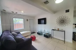 372 NE 162nd St, Miami, FL 33162 - Photo 21