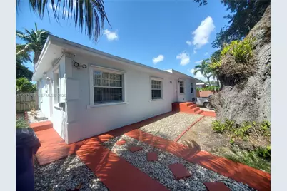 372 NE 162nd St, Miami, FL 33162 - Photo 3