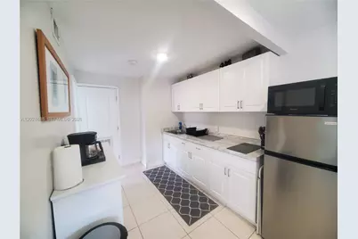 372 NE 162nd St, Miami, FL 33162 - Photo 15