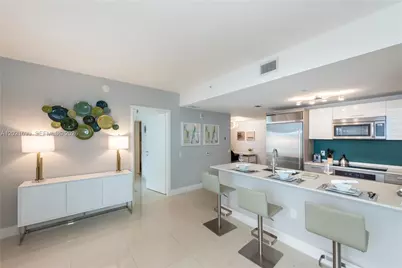 1300 Brickell Bay Dr #2900, Miami, FL 33131 - Photo 7