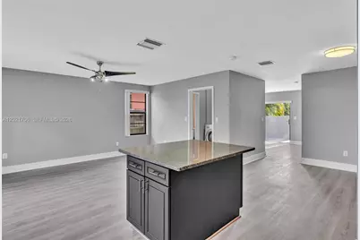14212 NE 4th Ave, Miami, FL 33161 - Photo 9