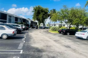 9715 Hammocks Blvd, Miami, FL 33196 - Photo 7