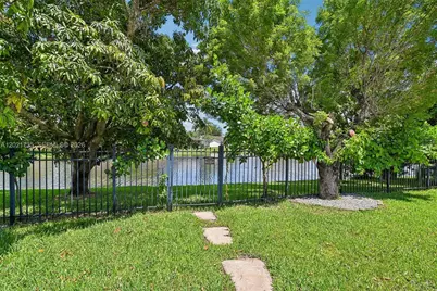483 NW 107th Ave, Coral Springs, FL 33071 - Photo 41