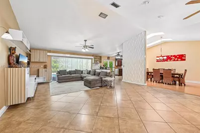 483 NW 107th Ave, Coral Springs, FL 33071 - Photo 5
