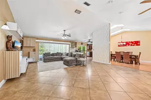 483 NW 107th Ave, Coral Springs, FL 33071 - Photo 5