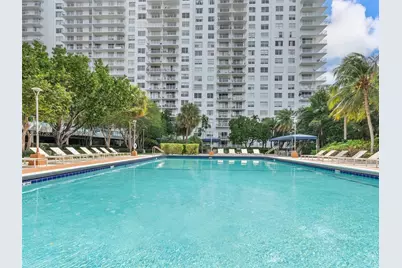 2851 NE 183rd St #2112E, Aventura, FL 33160 - Photo 17