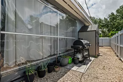 1183 Robin Ave, Miami Springs, FL 33166 - Photo 29
