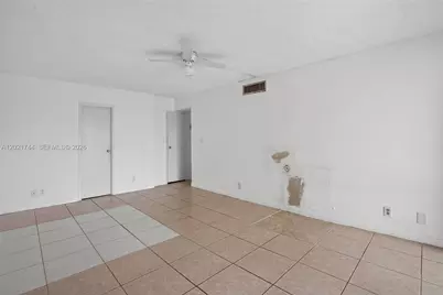 2000 Atlantic Shores Blvd #120, Hallandale Beach, FL 33009 - Photo 11