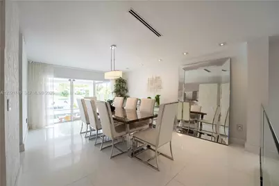 11155 NW 70th St, Doral, FL 33178 - Photo 17