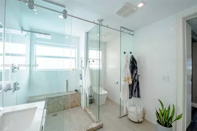 11155 NW 70th St, Doral, FL 33178 - Photo 39